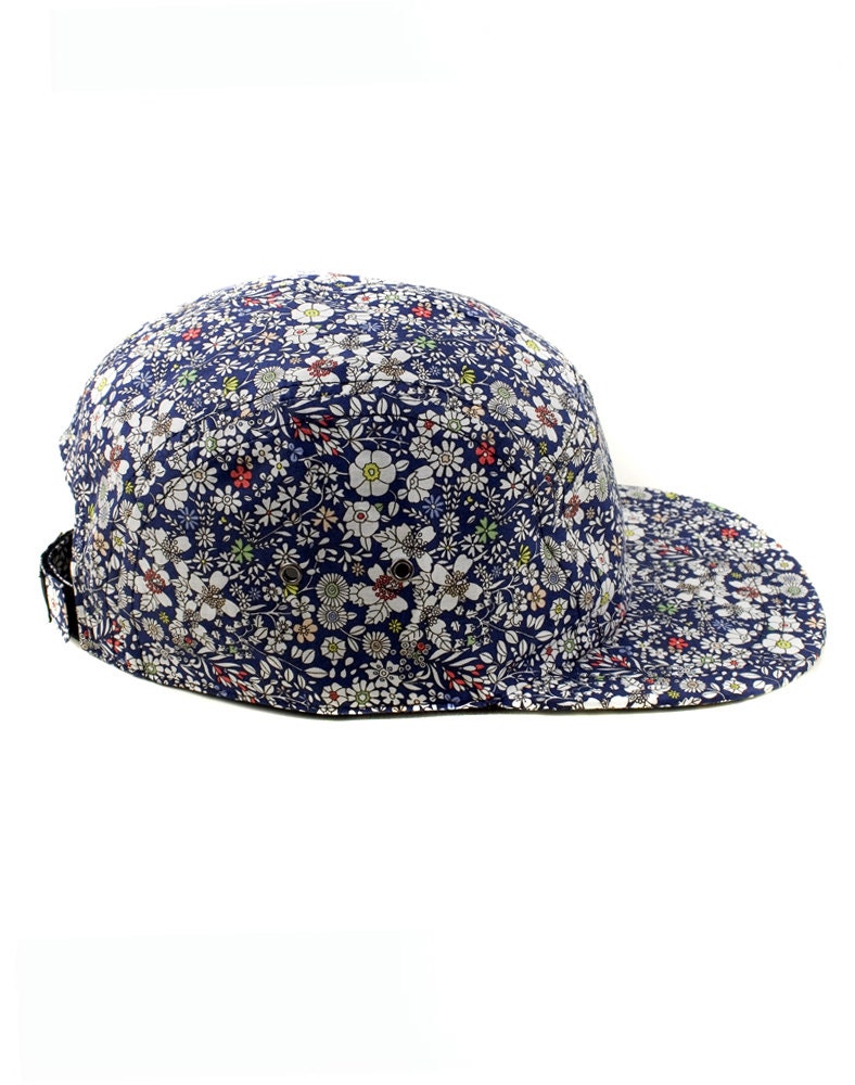 5 Panels Bloom Pencil Cap