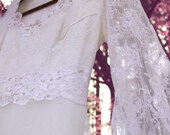 Lace Wedding Dress, Vintage Modest Wedding Dress, Long Sleeved Chapel Train 1970s Affordable Wedding Dress