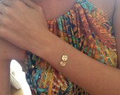 Two Round Gold Dics Initial Bracelet, Two Initial Bracelet, Personalized Initial Bracelet, Mom Sister Jewelry, Monogram Bracelet