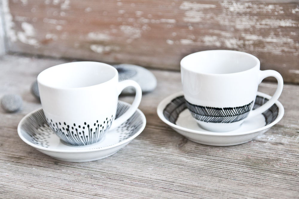 Hand-painted vintage espresso cups "somewhat angular", Set