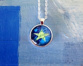 Green Stem Star Round Pendant