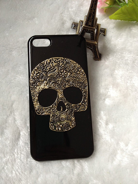 Skull iPhone 4 Case, Skull iPhone 4s Case, Skull iPhone 4/4s Case, Skull iPhone 5 Case, Graduation Gift