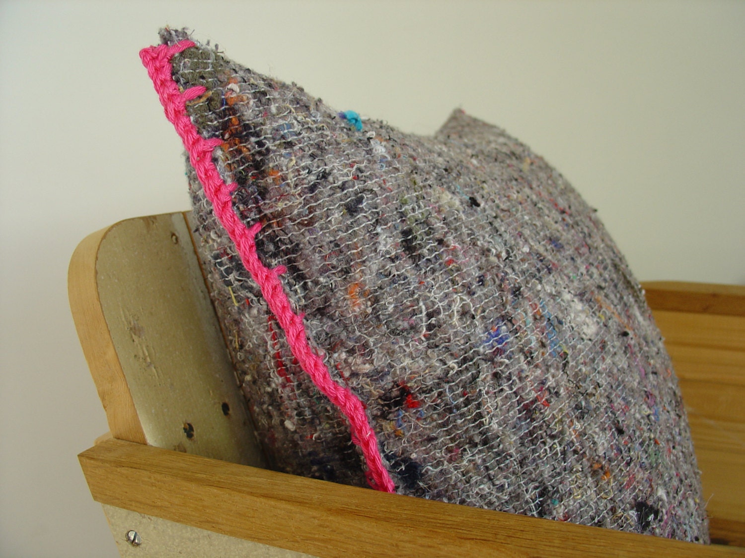 Yvonne, moving blanket and cotton crochet pillow