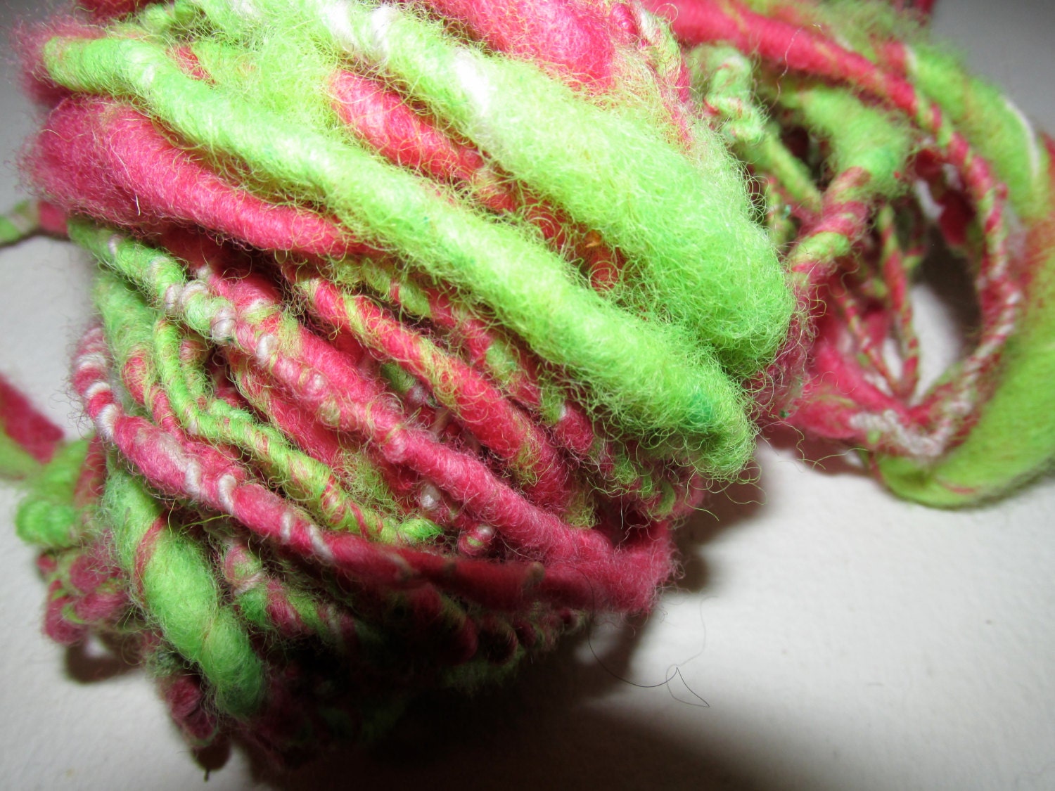 Handspun Cormo Shetland Finn Wool Art Yarn - Juicy Watermelon