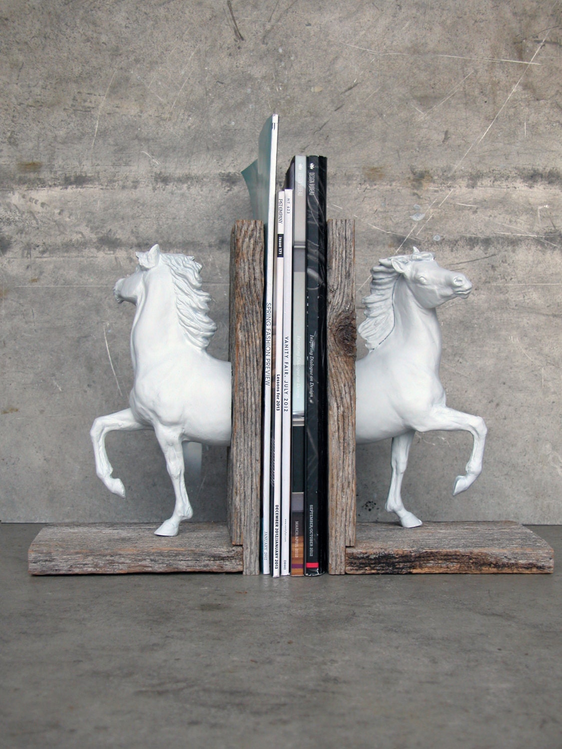 EQUINE COLLECTION mustang bookend in white