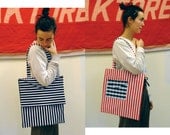Summer bag / Shoulder bag / Canvas / Black, red and white stripes / Handmade / 100% cotton / By Margallo