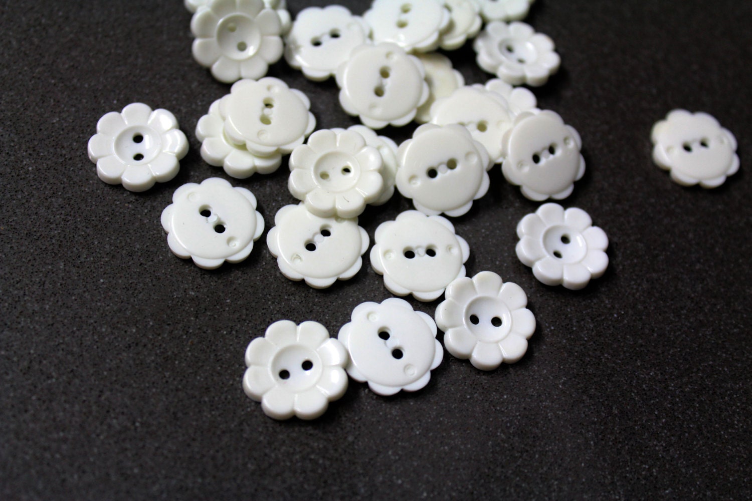 25 Pcs White Shiny Sew On Buttons in Floral Flower Shape For Sewing, Fashion Crafts and Accessories