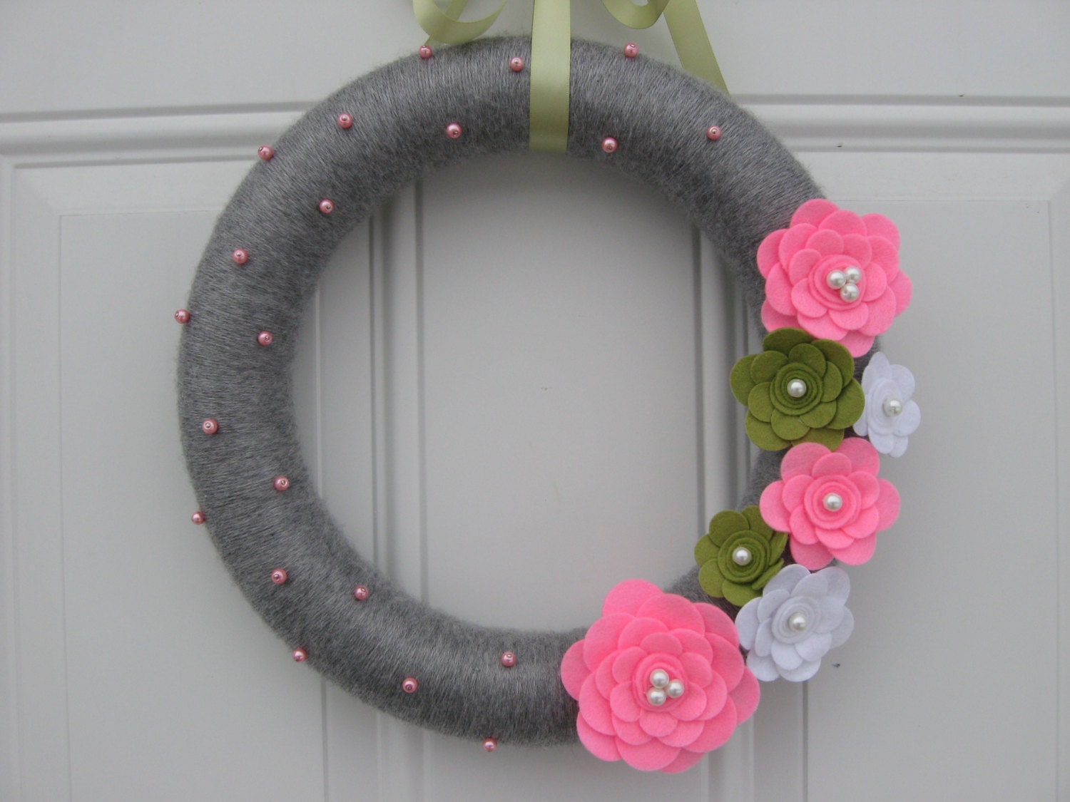 Spring Wreath- Yarn Wreath, Pink, Green, White and Grey with Pink Pearls felt flower and yarn wreath 12 inches, Door Decoration
