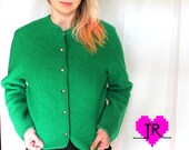 Vintage 1960s Kelly Green Wool Jacket with Gold Buttons  / Emerald Womens Buttoned Coat