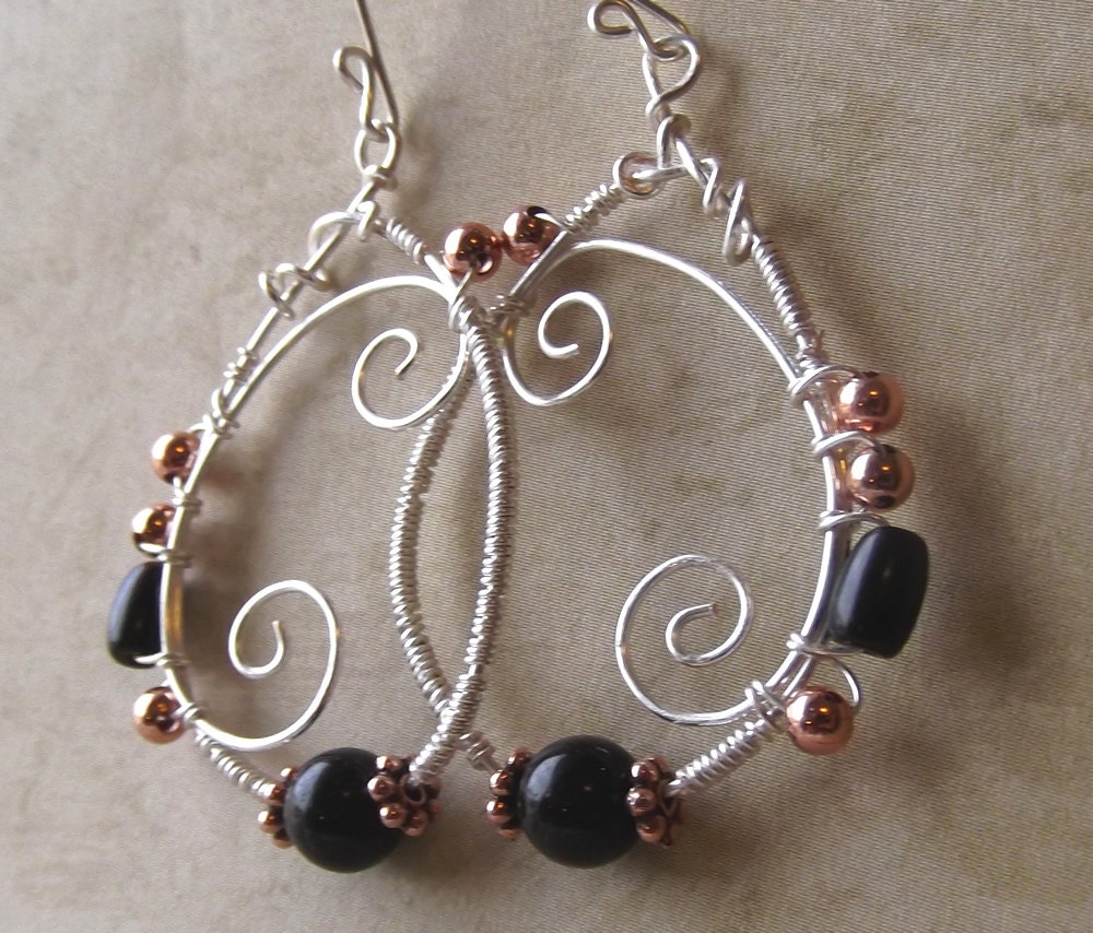 Wire wrapped dangle earrings - Oval hoops - Black onyx silver copper earrings - Beaded jewelry