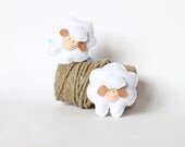 Felt sheep hanging ornament - baby nursery - baby shower gift - pack of 2