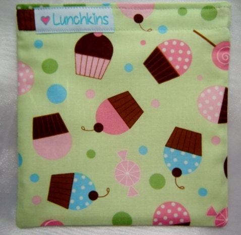 SANDWICH Snack BAG Green Cupcake Confections Design Reusable with Nylon Lining
