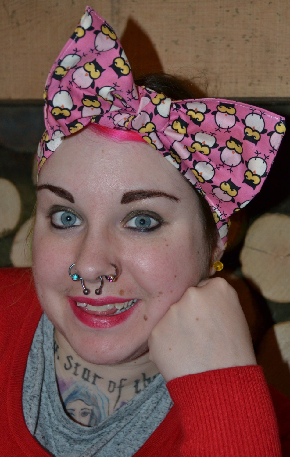 CUTE OWL on PINK rockabilly/ Retro 50s, vintage inspired pin-up style hair bow, hair scarf/ hair wrap/ bandana.
