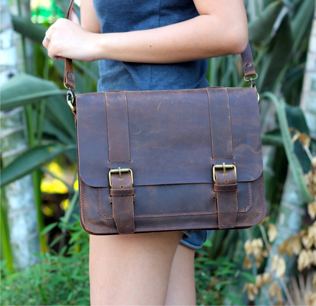 Messenger bag for Men Women Unisex Brown Leather Satchel Leather Handbag Leather Ipad bag Leather bag Hand made
