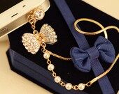 Full diamond chain bow dust plug,iPhone dust plug,earphone plugs,phone charm cell phone charm,ear plugs,Ear Jack,iPhone charm