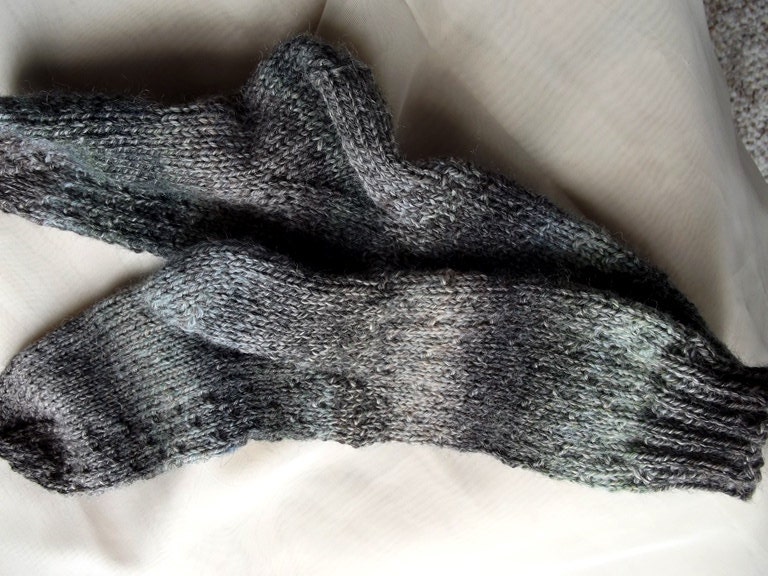 Dressy Green-Gray Gradient Knit Socks