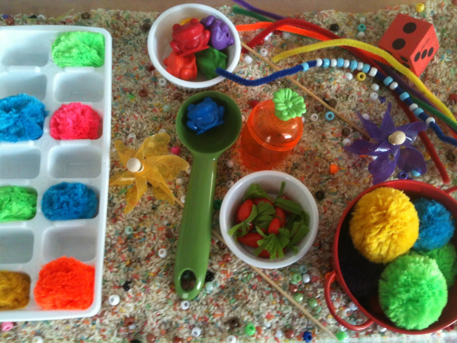 Sensory bin for spring and fine motor skills. Perfect for pre-schoolers, children with delays or Autism Spectrum Diagnosis - littlebins