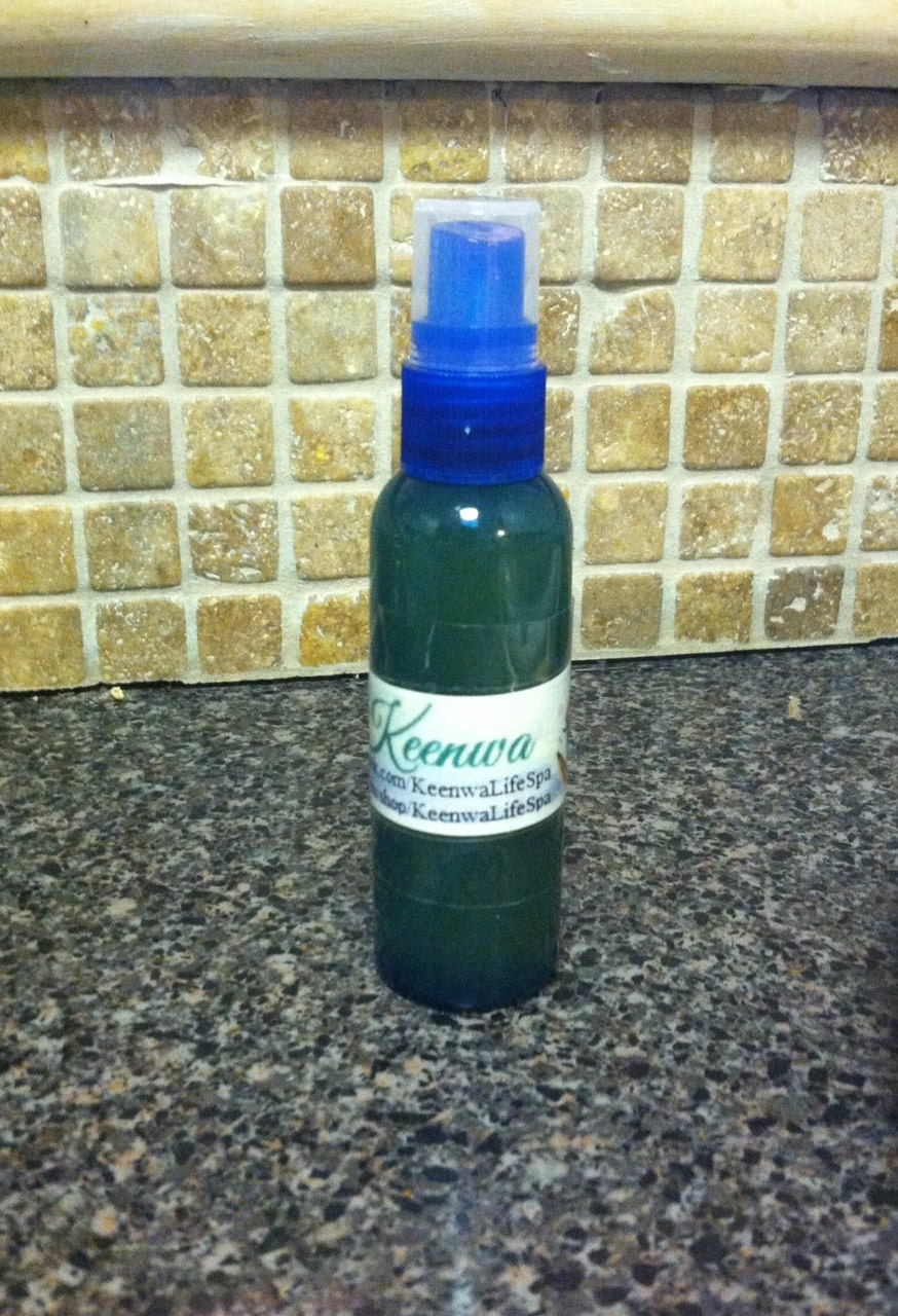 Refreshing pH balance facial toner spritz.  Green tea, Dead Sea salt, apple cider vinegar, tea tree, grapefruit