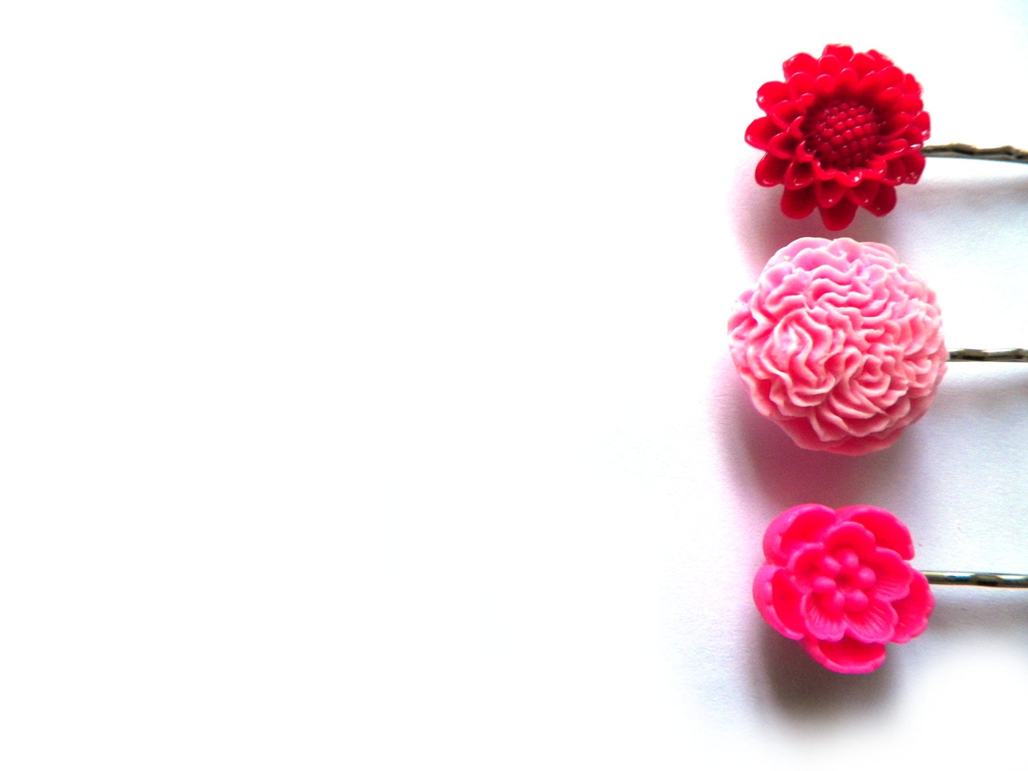 Pink resin flower bobby pin set of 3 // Bridesmaid gift // Hair accessories // Hair clip // Flower hair pin