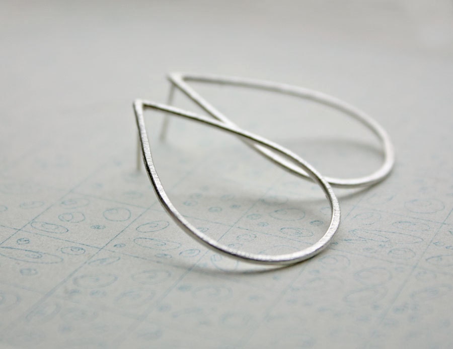 rain drop silver earrings, teardrop sterling silver, modern minimalist