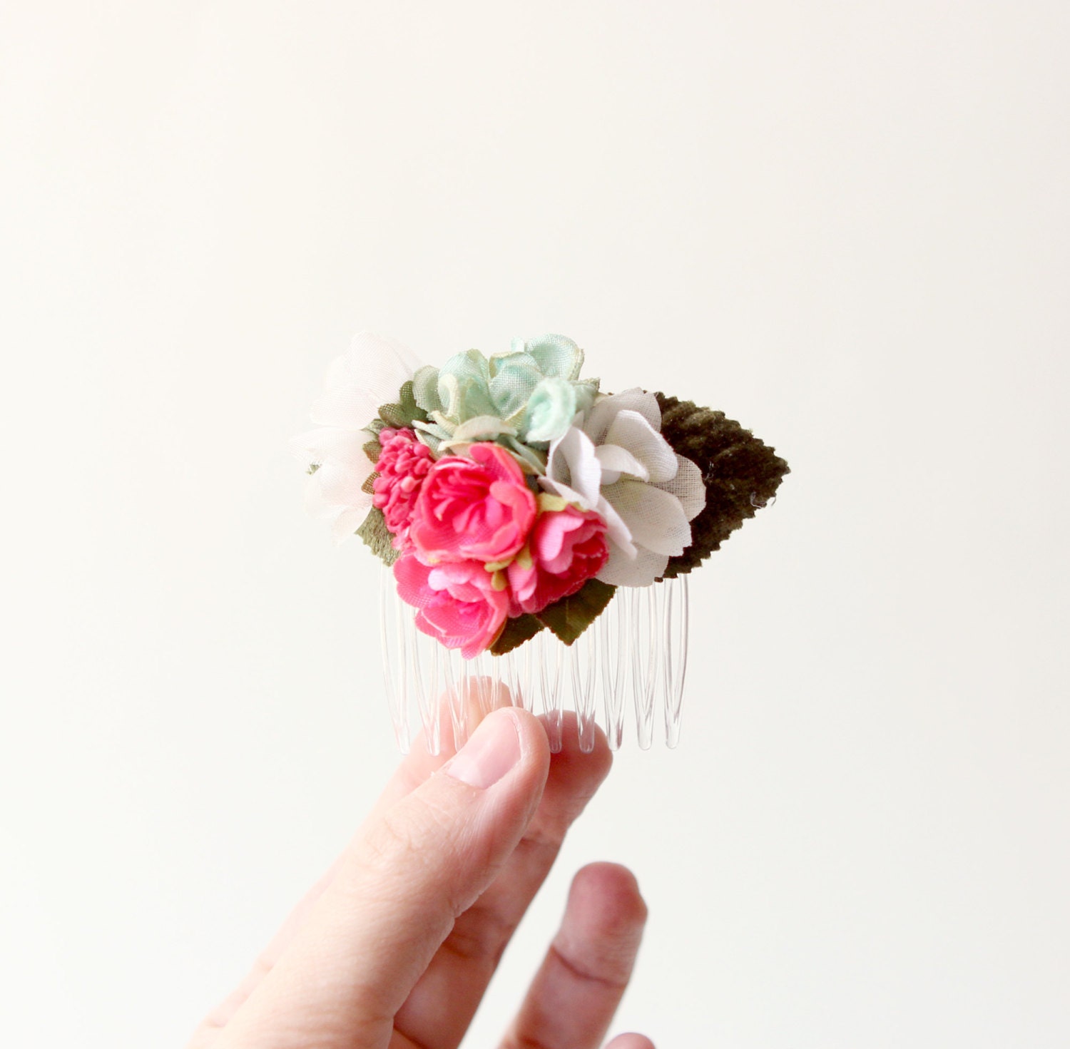 Sweet vintage flower accessory, pink floral hair comb, bridal hair, wedding headpiece