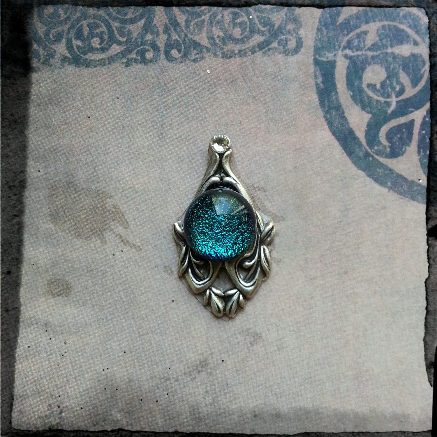 Teal Luce Bindi