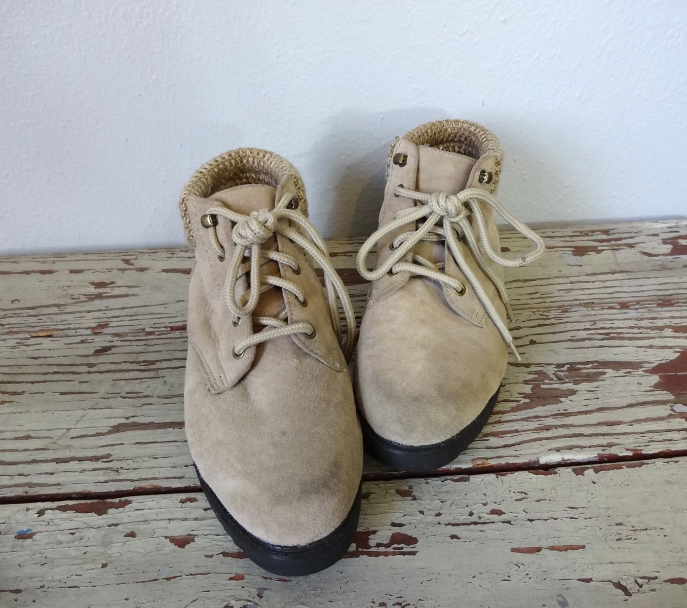 Vintage COASTERS Boots / Lace Up Ankle Boots / Quilted Knit Sweater Boots