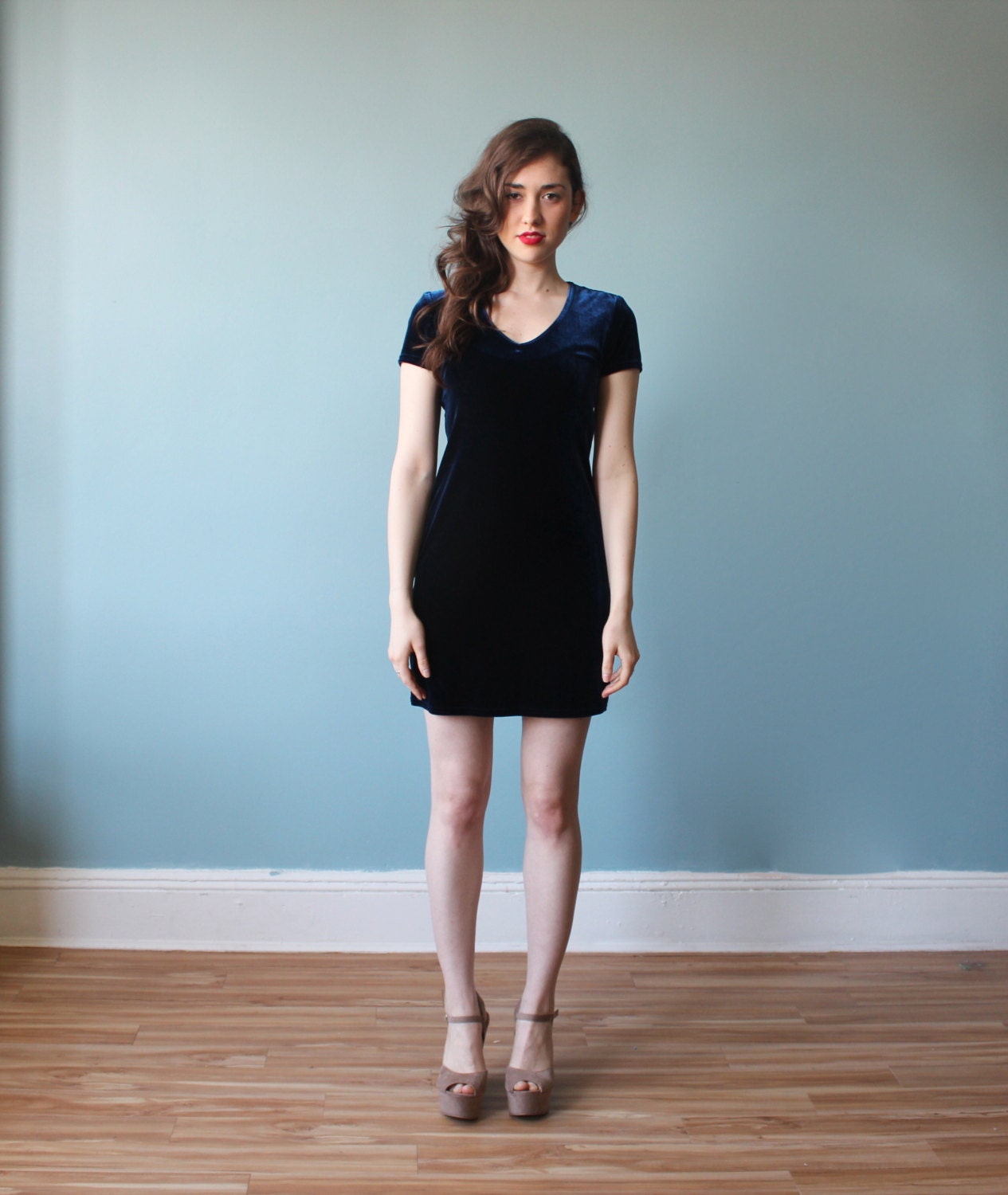 stretch velvet mini dress / navy velvet bodycon dress / 1990s (s)