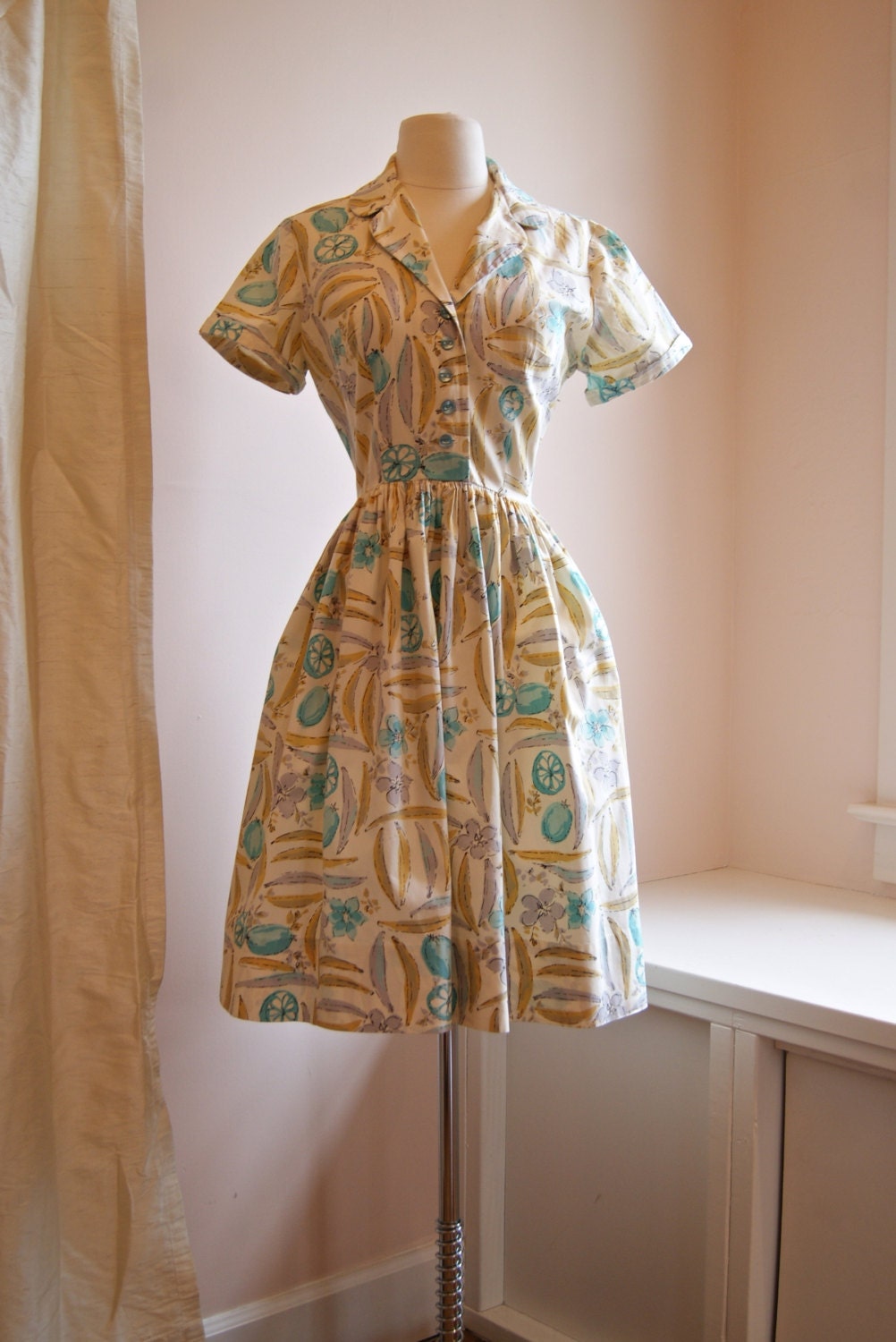 Vintage 50s Novelty Print Dress  // 1950's Fruit Print Dress by Candy Jrs. 30 Waist