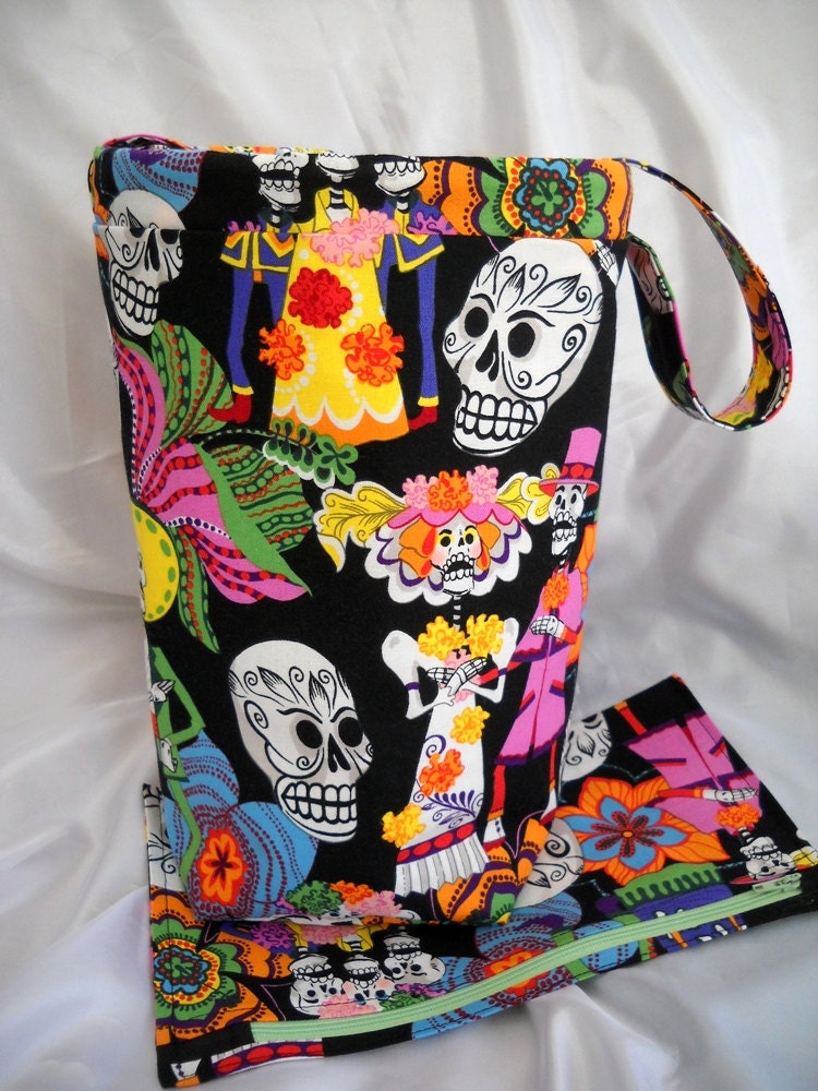Knitting project bag, sock knitters bag, Los Novios print, zipper notions pouch, pockets, drawstring, crochet tote
