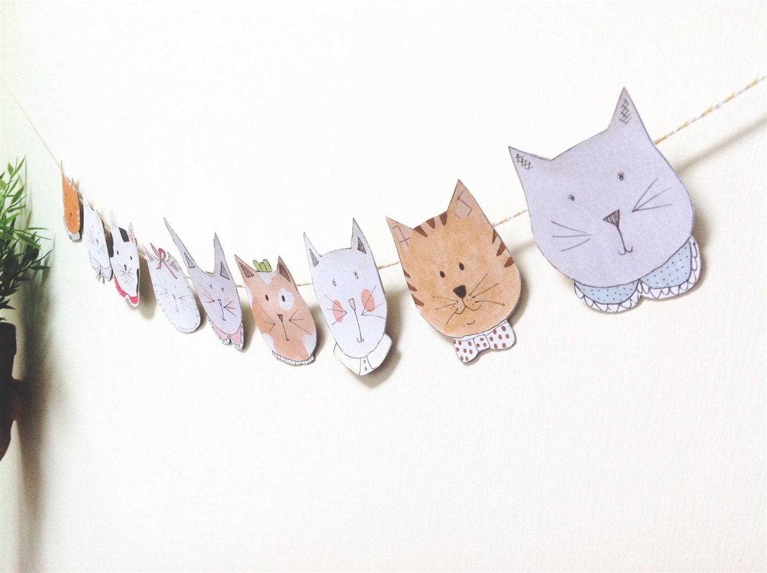 Cat Face Illustrated Paper Garland