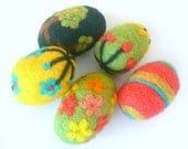 EASTER felted eggs tree decor set of 5 wool spring hunt flower green red yellow ornaments handmade decorations waldorf children toy basket