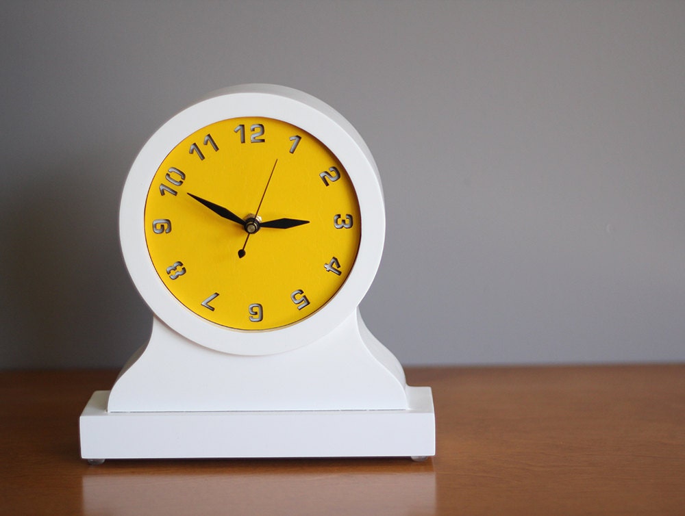 modern mantel clock - desktop clock