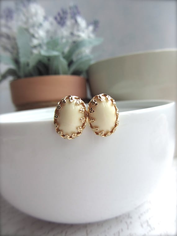 18K Gold Plated Ivory Creamy Lacy Gold Plated Crown Ear Post Earrings. Mother Gift. Bridesmaid Gifts. Bridesmaid Earrings. Ivory Wedding.