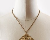 1970s Filigree Flower Pendant Necklace
