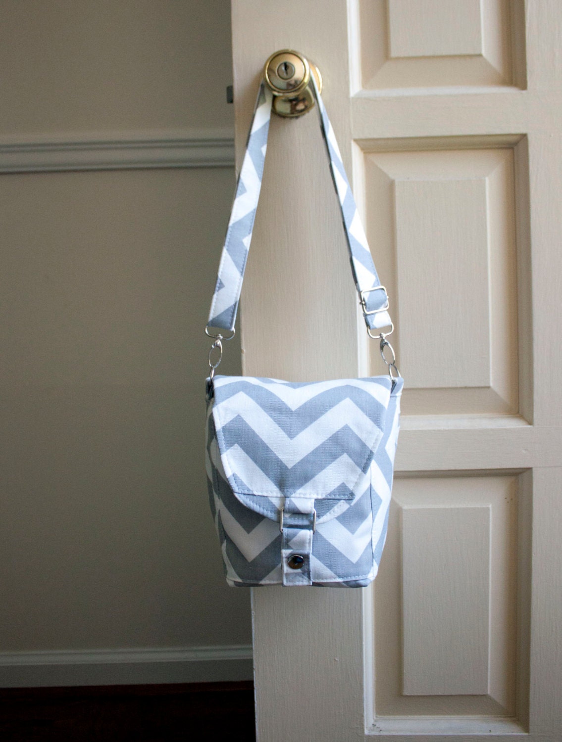 dslr camera bag // padded adjustable strap small camera bag // canon rebel bag // CUSTOM in your choice of fabric