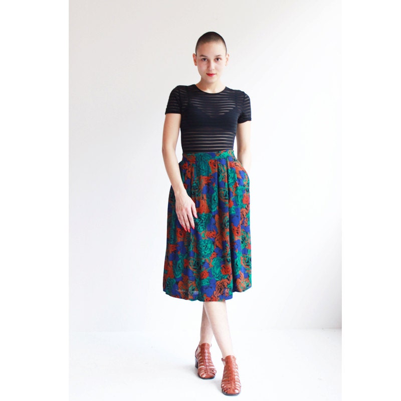 Floral skirt - pleated with pockets - rust, green, blue - vintage - small