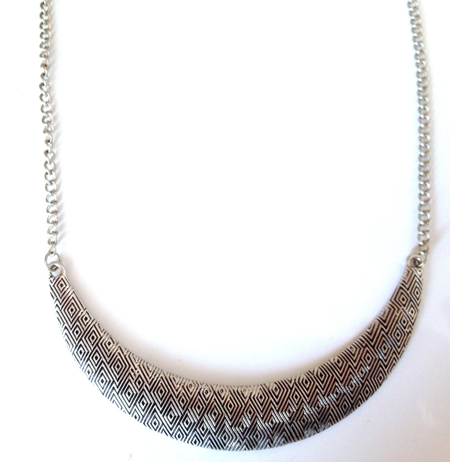 SALE... Beautiful Detailed Silver Middle Eastern Crescent Necklace.
