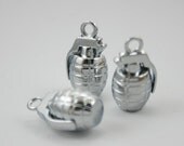 5 pcs.Zinc Silver Tone Grenade Charms Pendants Decorations Findings 13 mm. SPGN