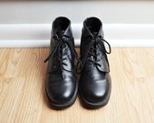 Shoes Boots Ankle Oxford / Leather Black / Grunge / Cuffed Combat / 90s Vintage / Size 8 / Euro 38.5