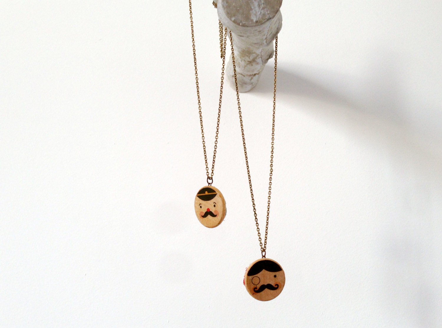 Pendant. Soldier printed in wooden circle