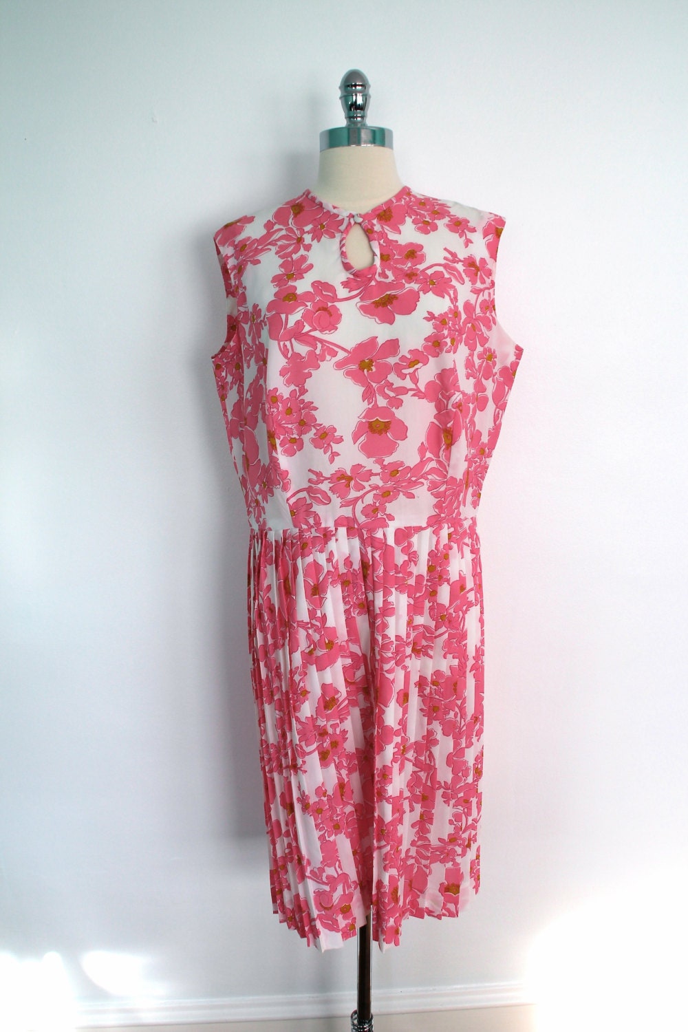 1960s Dress / Vintage 60s Sundress / Mid-Century Pink Floral Print / Size Large L XL 