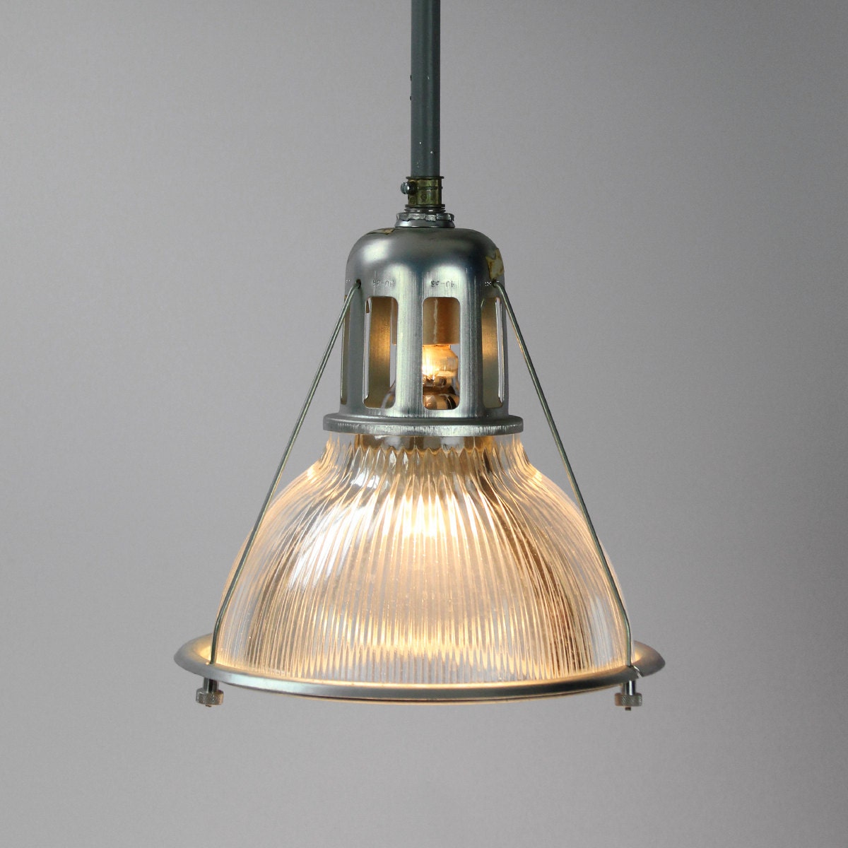 vintage industrial holophane lobay no. 684 light