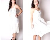 White Vintage 70s Delicate Lace Boho Prairie Wedding Dress with Black SatinTrim / 70s Dresses / White Cotton Lace Vintage / 2254