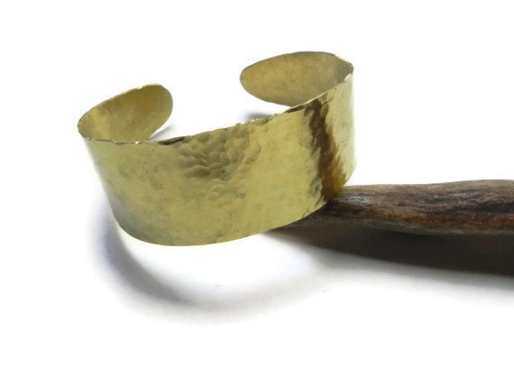 brass cuff, hammered brass cuff, simple brass cuff, hand formed brass cuff bracelet, brass jewelry