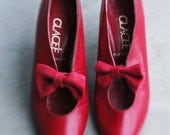 Vintage 80's Red Leather Suede Bow Kitten Heel Pumps by Glace'e, size 5 1/2