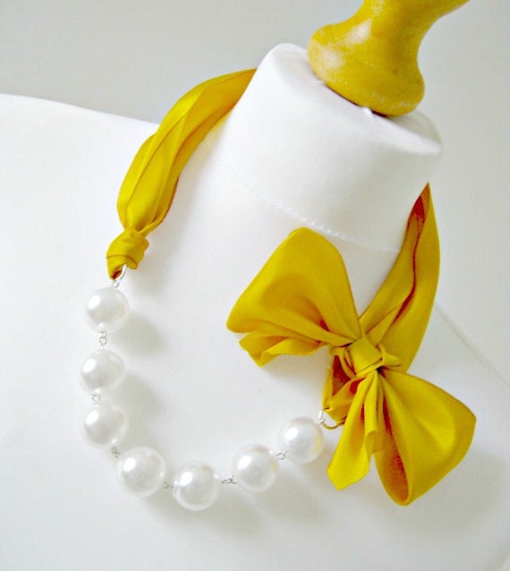 Bridesmaid gift Ribbon and Pearl Bridesmaid Necklace in Yellow Gold Bridesmaid Jewelry
