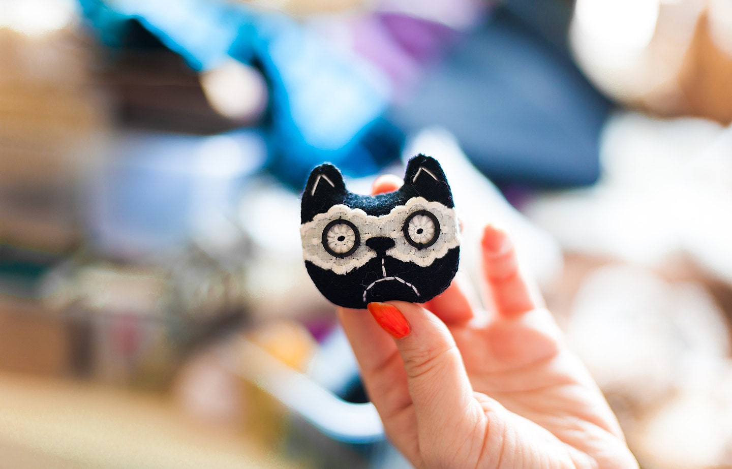 Grumpy  cat  - felt and lacy brooch by Wassupbrothers