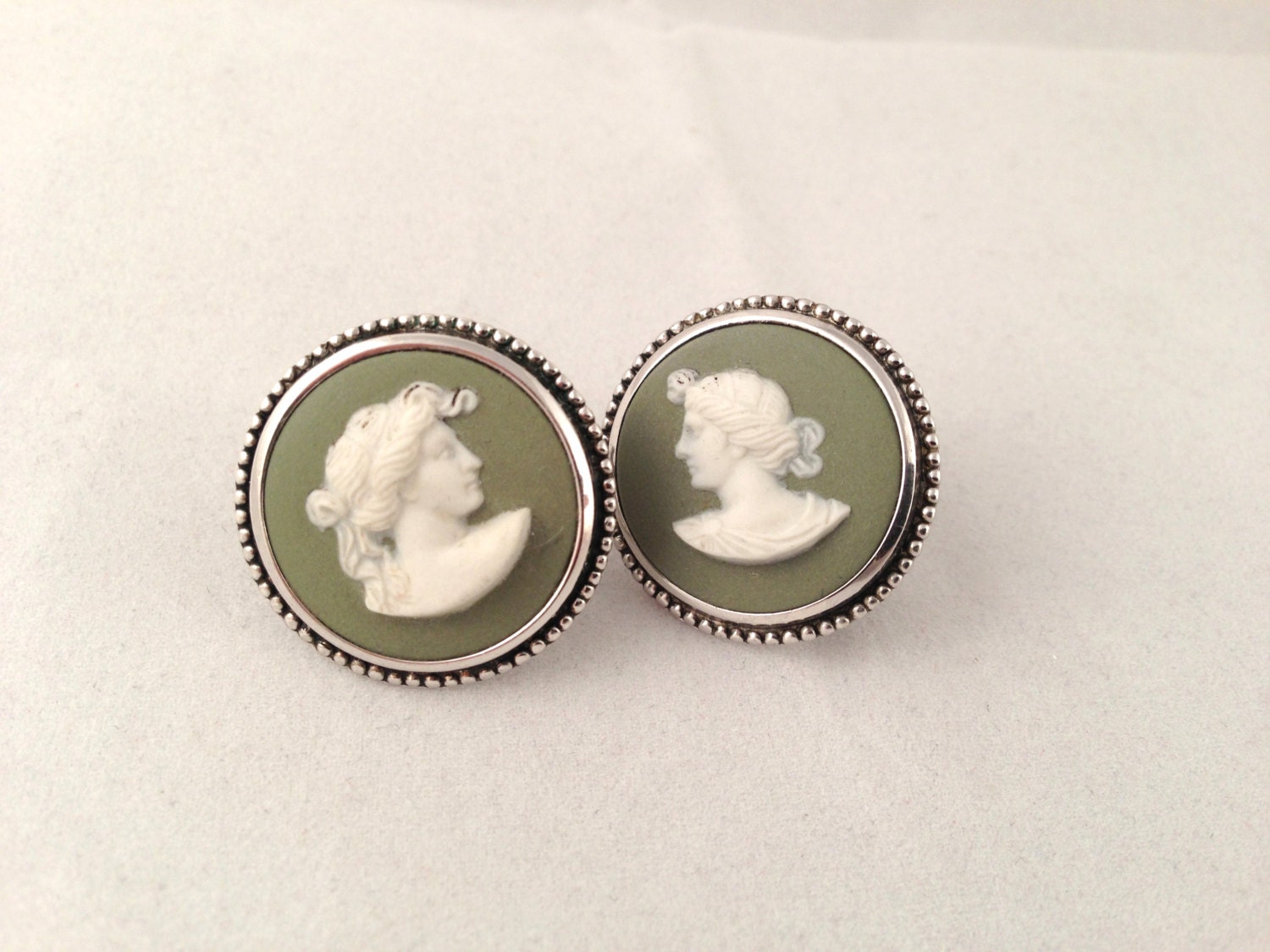 Wedgwood Green Jasperware Cameo Vintage Sterling Silver screw back earrings - fully hallmarked - Made in England - clip on F.A. Welch