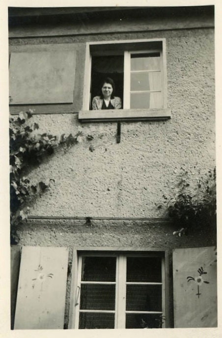 Vintage Photo "Above Window", Photography, Paper Ephemera, Snapshot, Old Photo, Collectibles - 0014